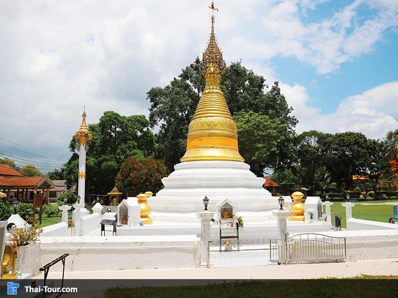 ด้านหน้าวัดสุวรรณคีรี