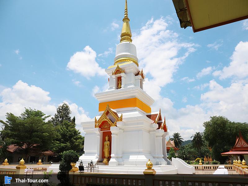 ด้านหน้าวัดสุวรรณคีรี