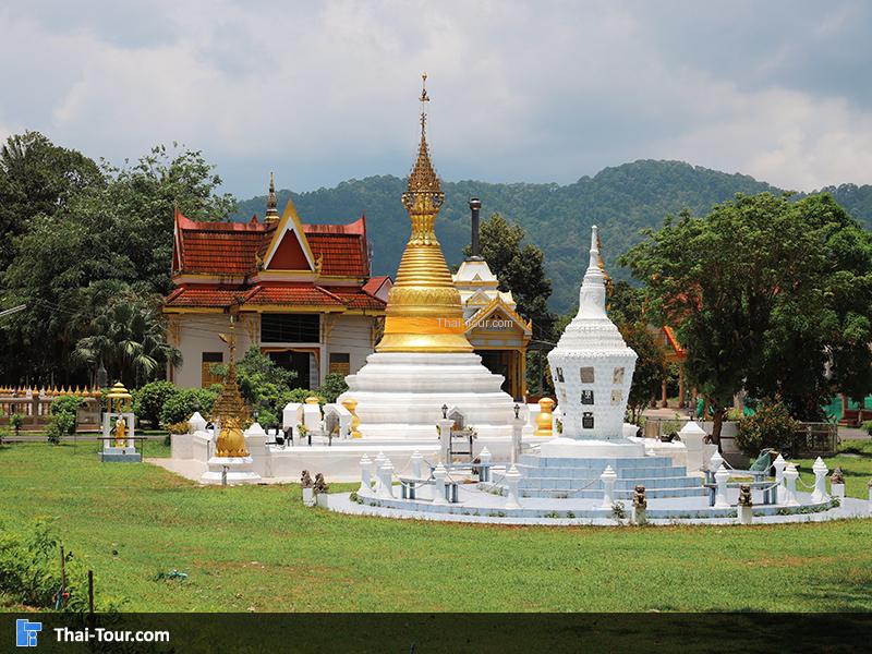 ด้านหน้าวัดสุวรรณคีรี