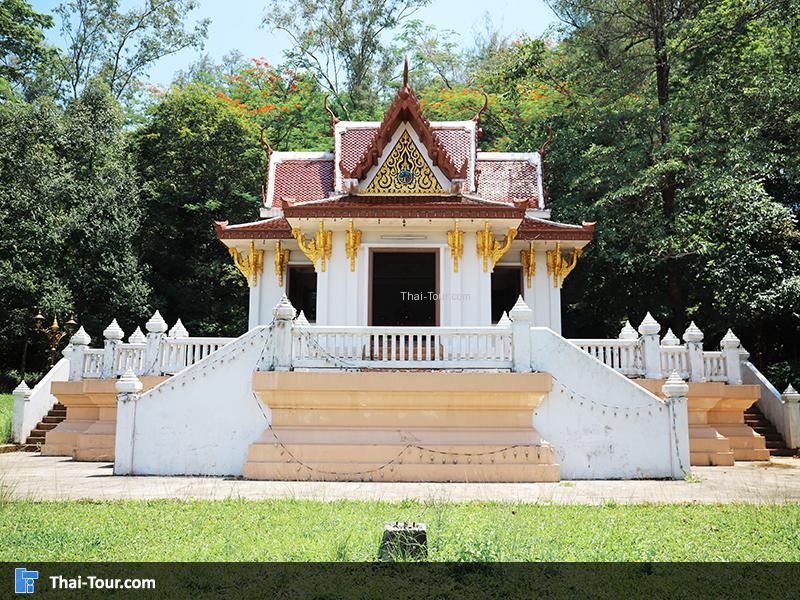 หอพระเก้าเกจิอาจารย์