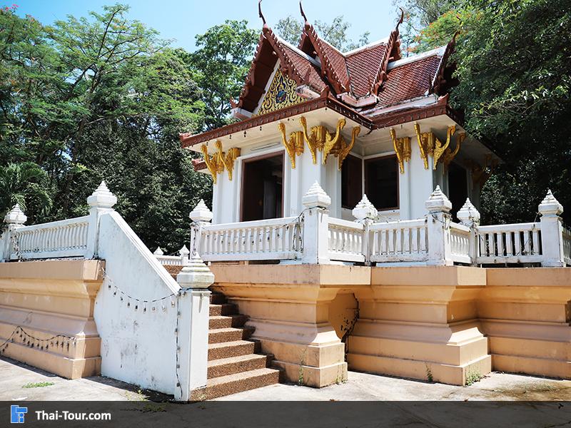 หอพระเก้าเกจิอาจารย์