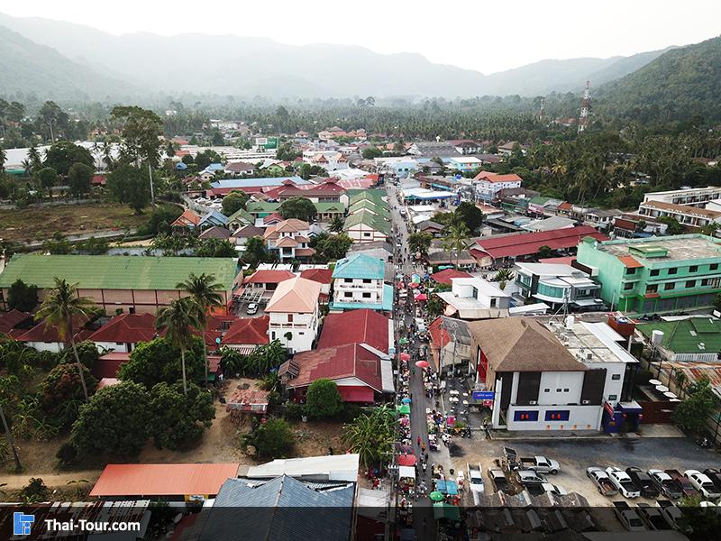 ภาพมุมสูง ถนนคนเดินหาดละไม