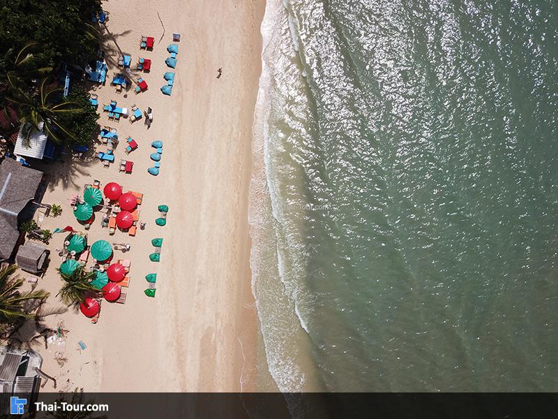 ภาพมุมสูง หาดแม่น้ำ