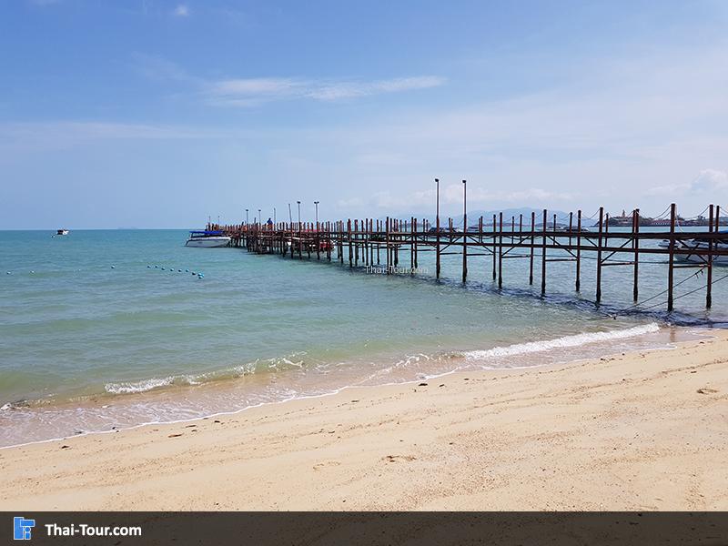 สะพานยื่นออกทะเล หาดบางรัก
