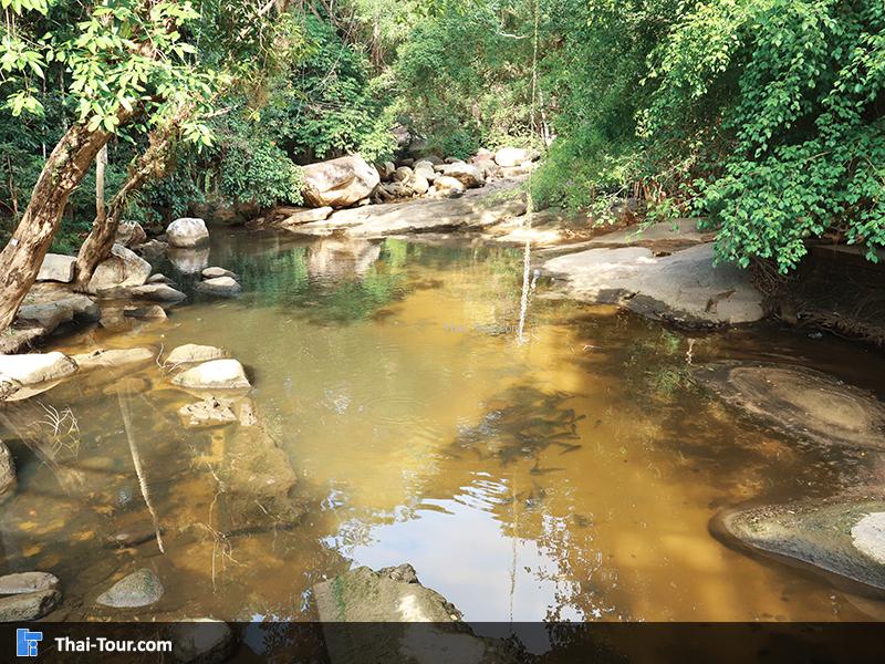 น้ำตกหินลาด