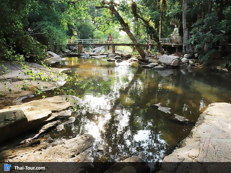 น้ำตกหินลาด