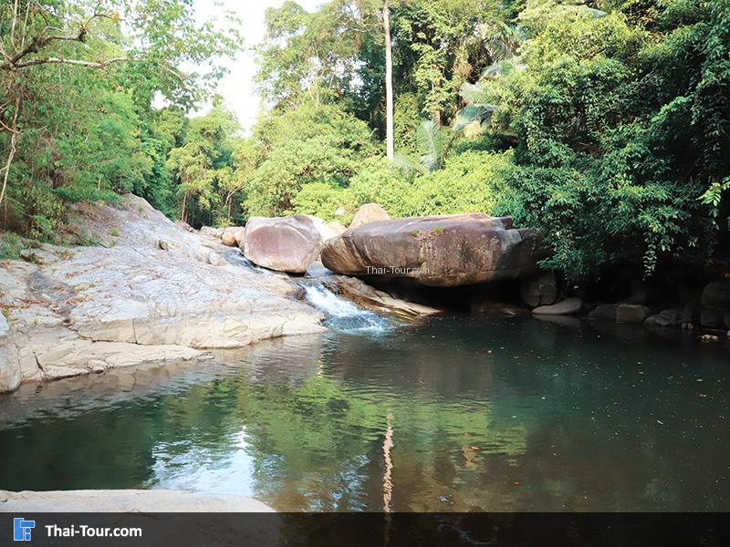 น้ำตกหินลาด