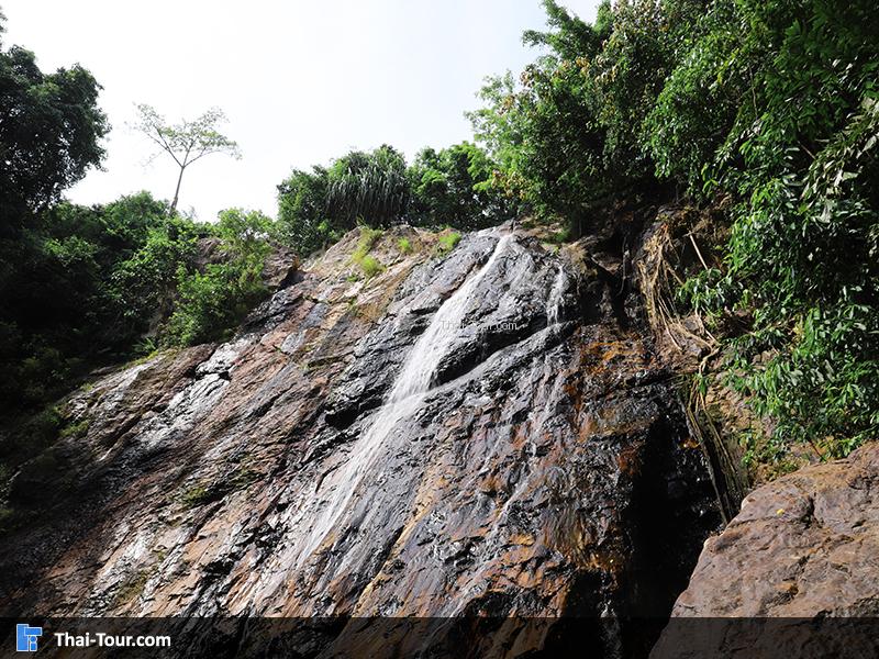 น้ำตกหน้าเมือง