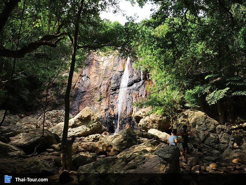 น้ำตกหน้าเมือง