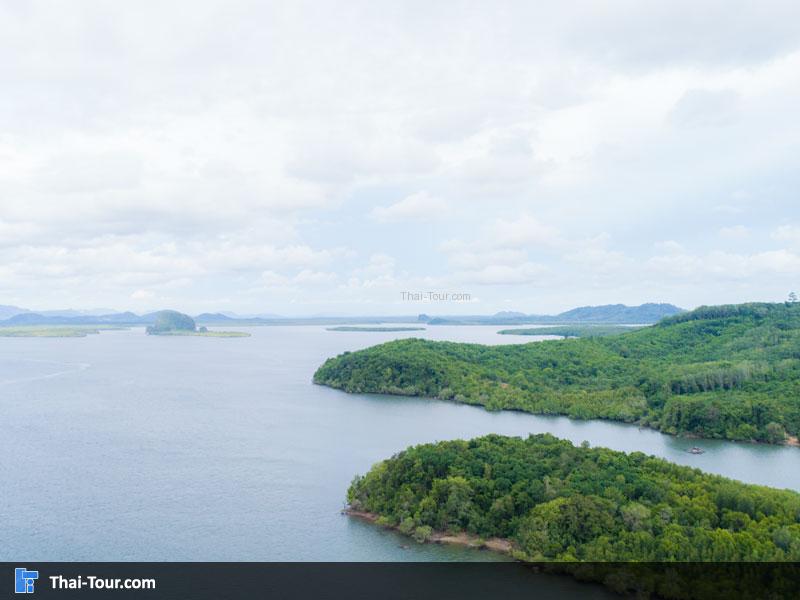 ภาพมุมสูง ท่าเรือแหลมกรวด