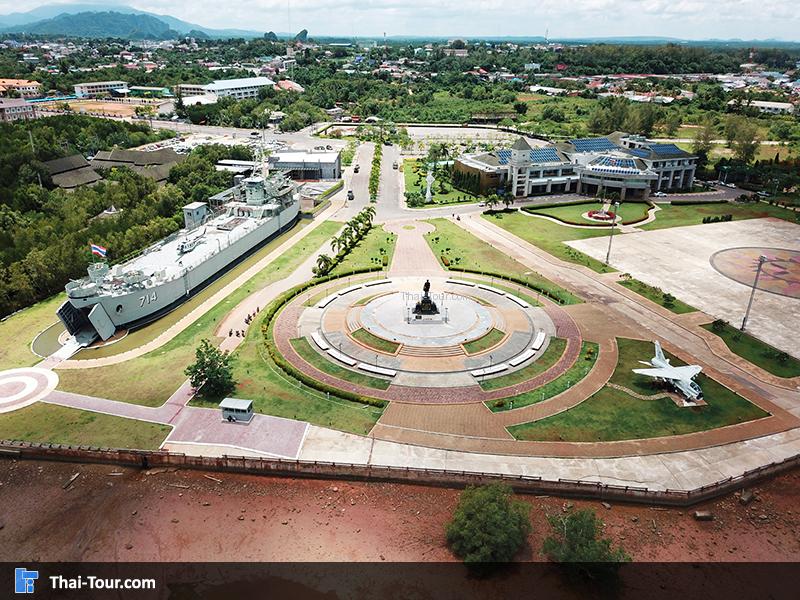 รุูปภาพมุมสูง พิพิธภัณฑ์เรือรบหลวงลันตา