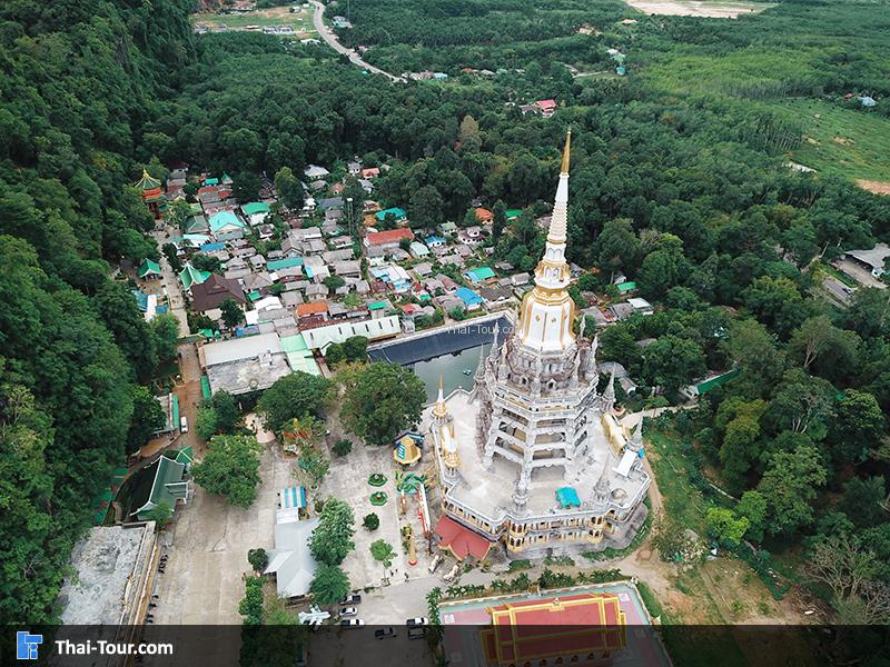 ภาพมุมสูง พระธาตุเจดีย์ยอดเขาแก้ว