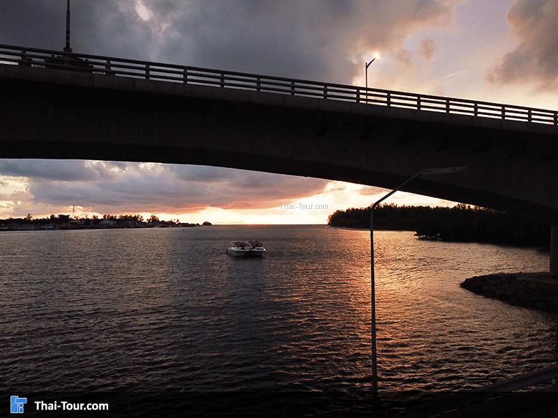 ภาพมุมสูง สะพานสิริลันตา