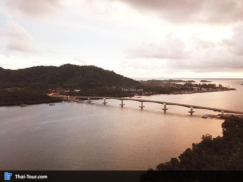 ภาพมุมสูง สะพานสิริลันตา