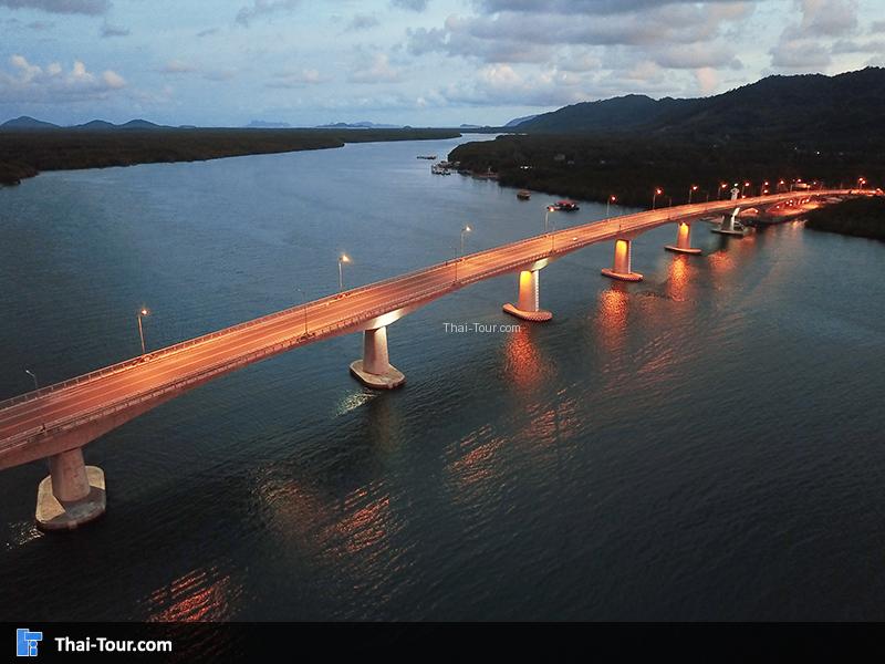 ภาพมุมสูง สะพานสิริลันตา