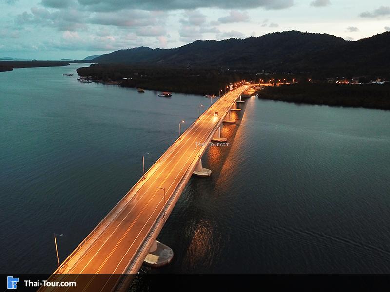 ภาพมุมสูง สะพานสิริลันตา