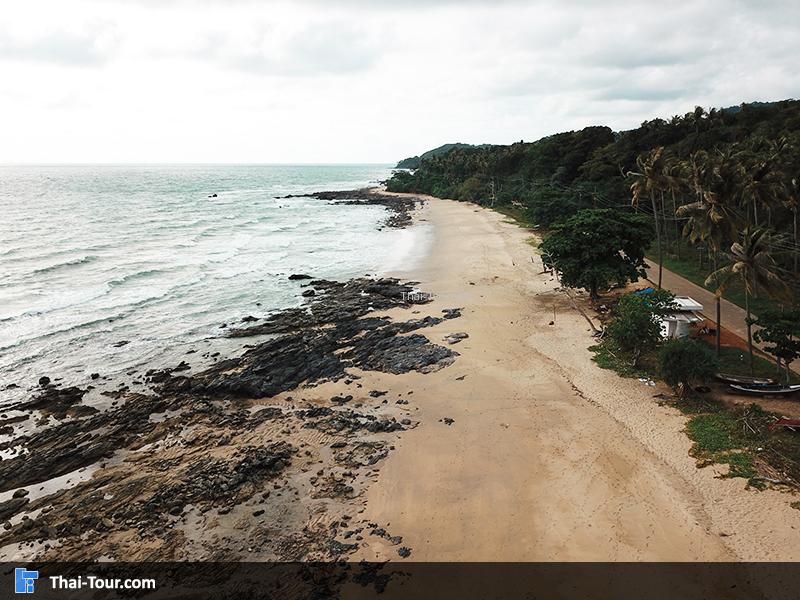 ภาพมุมสูง ออกจากชายหาดคลองหิน