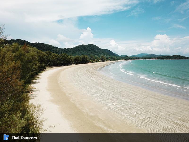 หาดคอกวาง น้ำทะเลสีฟ้าคราม