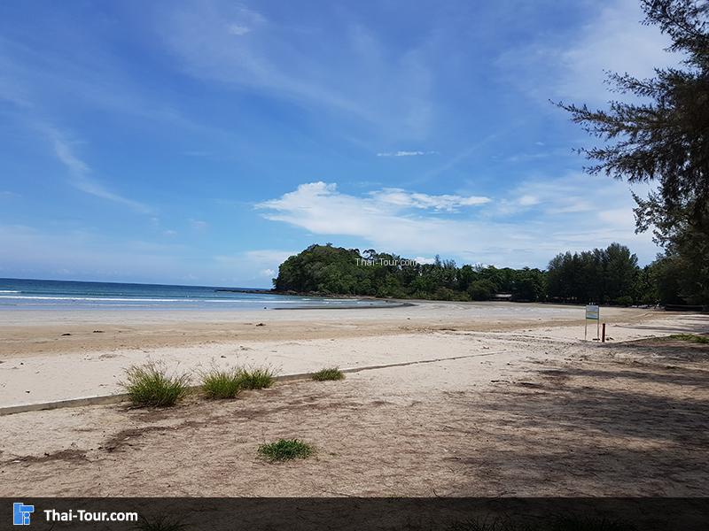 หาดคอกวาง น้ำทะเลสีฟ้าคราม