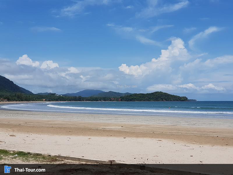 หาดคอกวาง น้ำทะเลสีฟ้าคราม
