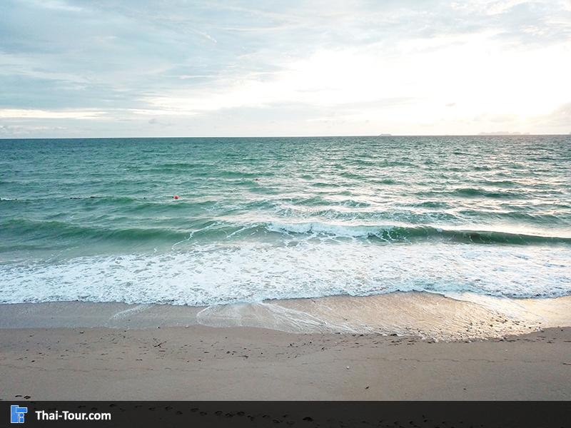 ชายหาด หาดพระแอ๊ะ