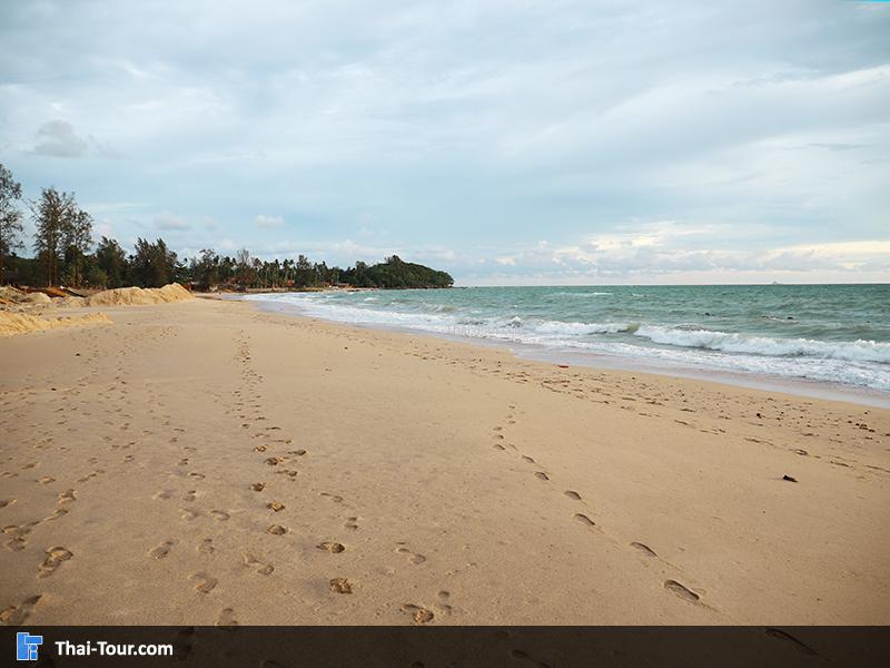 ชายหาด หาดพระแอ๊ะ