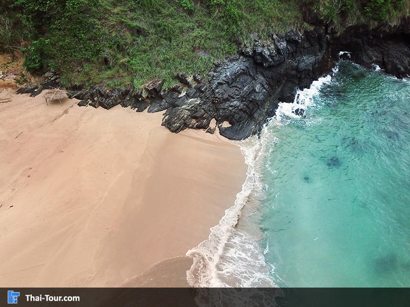 ภาพมุมสูง ชายหาดคลองจาก
