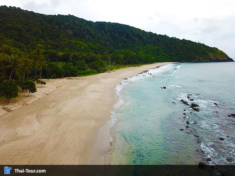 ภาพมุมสูง อ่าวไม้ไผ่ เกาะลันตา