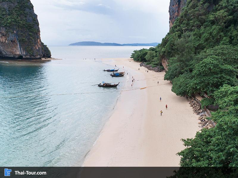 หน้าชายหาดถ้ำพระนาง