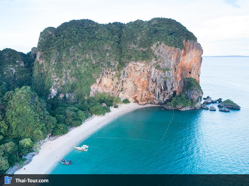 จุกปีนหน้าผา ด้านหน้าหาดถ้ำพระนาง