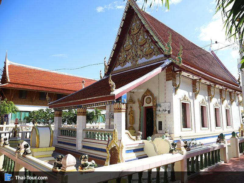 ด้านนอกของ วัดพระพุทธไสยาสน์