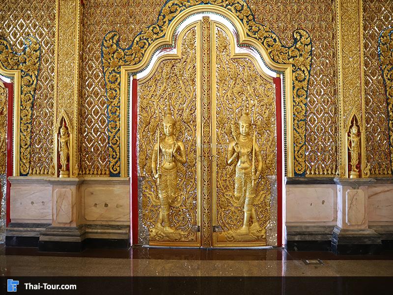 ภายในของ วัดจันทาราม (วัดท่าซุง)