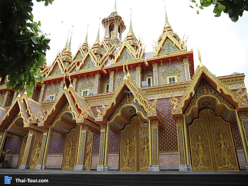 ด้านข้าง วัดจันทาราม (วัดท่าซุง)