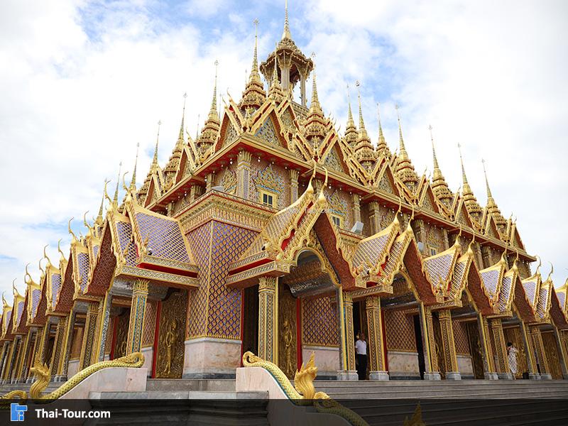 ด้านข้าง วัดจันทาราม (วัดท่าซุง)