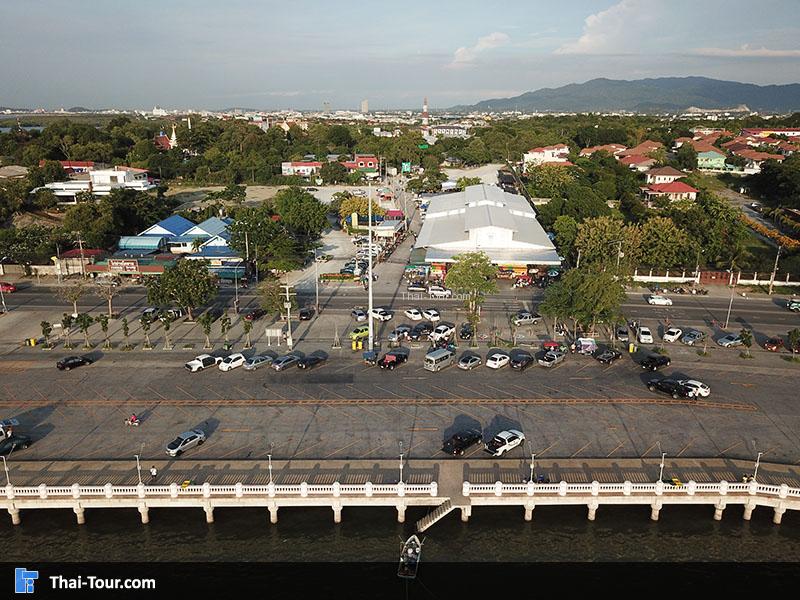 ลานจอดรถ อ่างศิลาหรืออ่างหิน