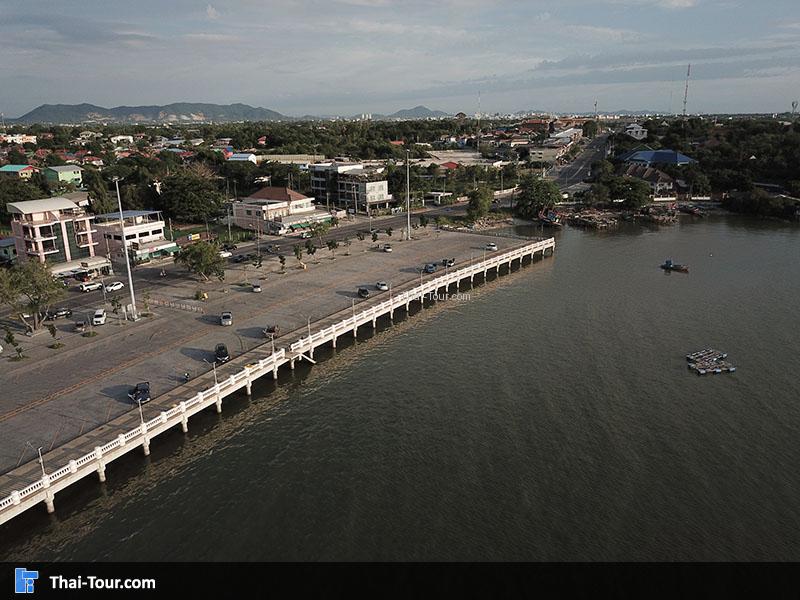 ลานจอดรถ อ่างศิลาหรืออ่างหิน