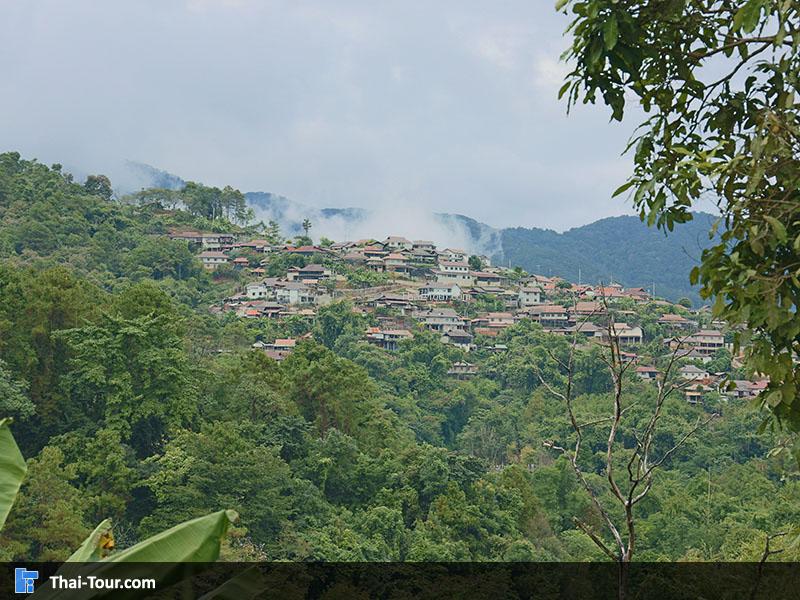 เป็นหมู่บ้านที่มีจำนวนประชากรทั้งหมดประมาณ 60 ครอบครัว