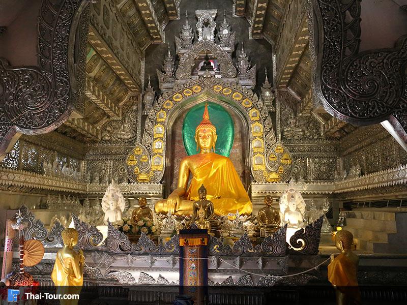 พระพุทธปาฏิหาริย์ (พระเจ้าเจ็ดตื้อ) มีเรื่องเล่าอิงประวัติศาสตร์ว่า ในสมัยสงครามโลกวัดนี้เคยเป็นที่ตั้งของกองทหารญี่ปุ่น และกองทหารนี้เคยถูกโจมตีด้วยกระสุนปืน และกระสุนปืนนั้นเข้ามาโดนที่พระบาทขององค์พระประทาน ซึ่งสอดคล้องกับความเป็นจริงที่พระบาทขององค์พร