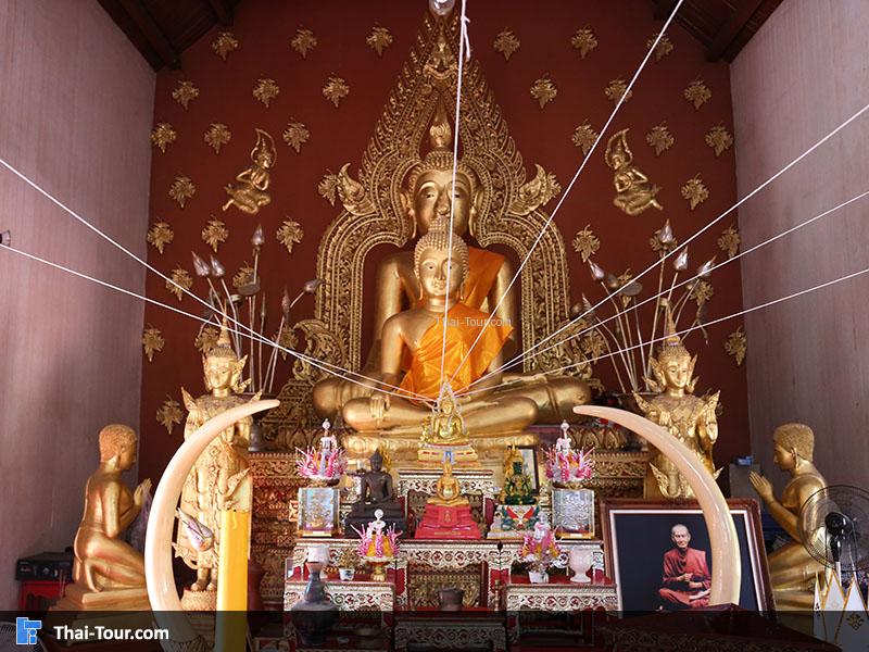 พระประทานด้านใน