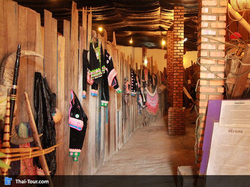 การเก็บบของใช้หรือเสื้อผ้าก็จะตากตาม ไม้กระดานบ้าน