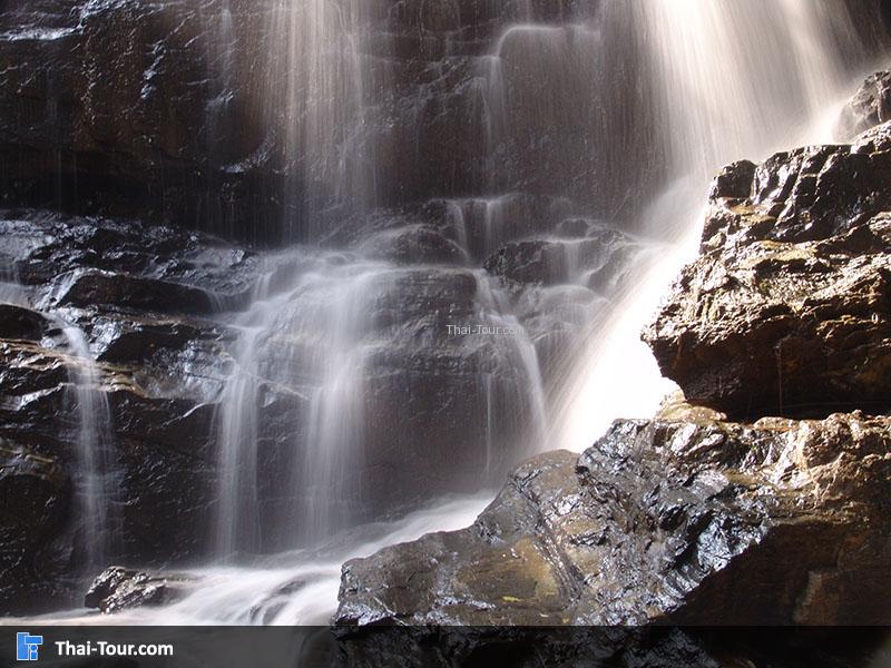 น้ำตกตาดหมอก