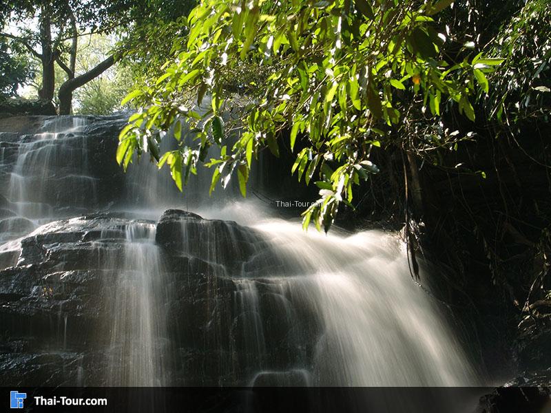 น้ำตกตาดหมอก