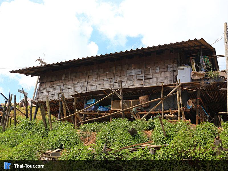 ลานหมู่บ้าน ขอบด้ง ไว้ใช้ทำกิจกรรมต่างๆในหมู่บ้าน