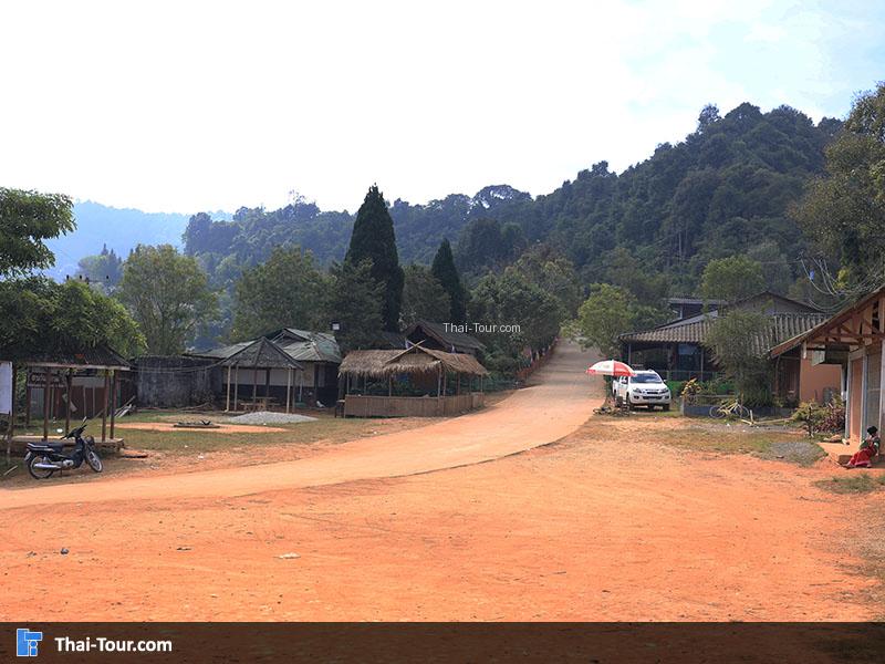 ชานบ้านเรียบง่าย 