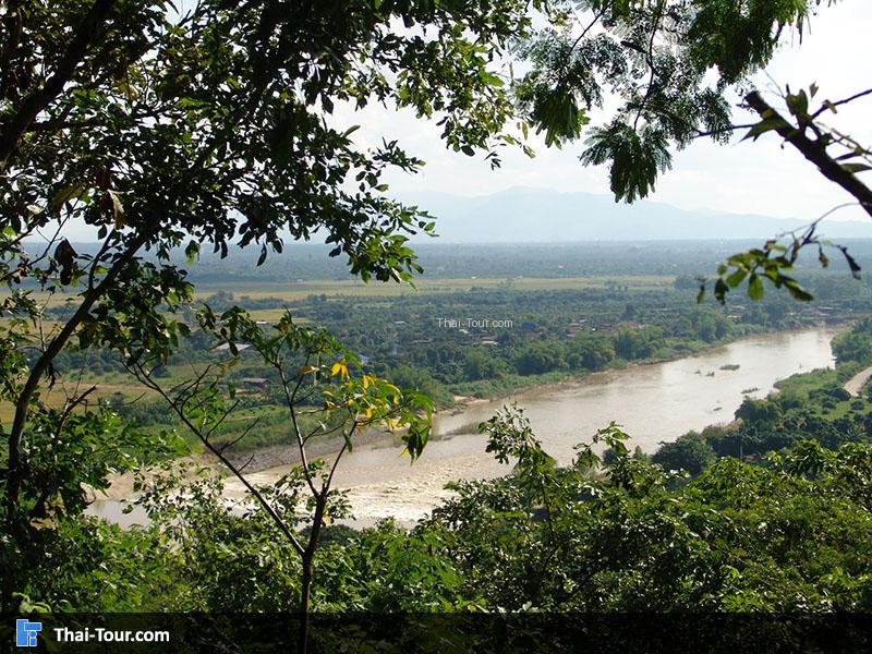 วัดพระธาตุดอยน้อย มองเห็นวิวแม่น้ำ