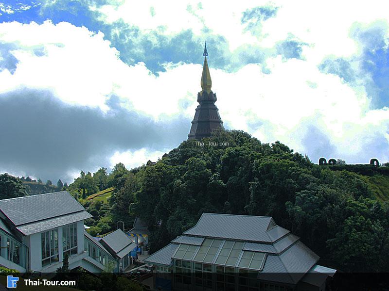 พระมหาธาตุนภเมทนีดลและพระมหาธาตุนภพลภูมิสิริ