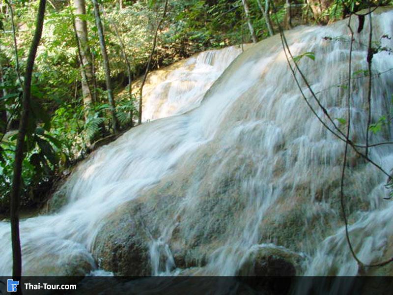 น้ำตกศรีสังวาลย์