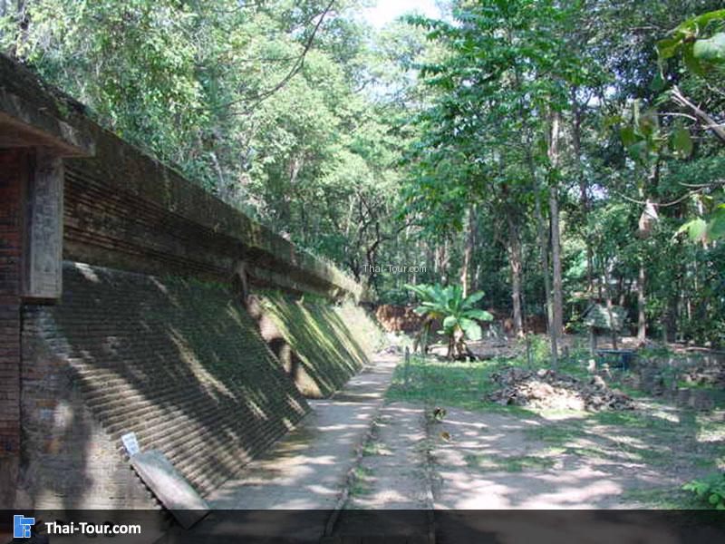 บรรยากาศรอบๆ วัดอุโมงค์