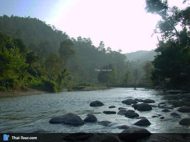 ล่องแพไม้ไผ่ ลำน้ำแม่ตะมาน