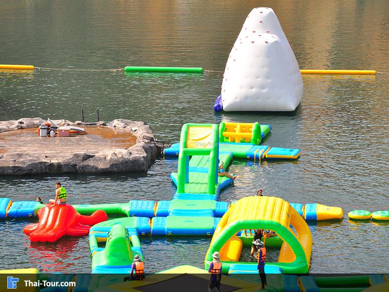 นักท่องเที่ยวเยอะแยะมากมาย